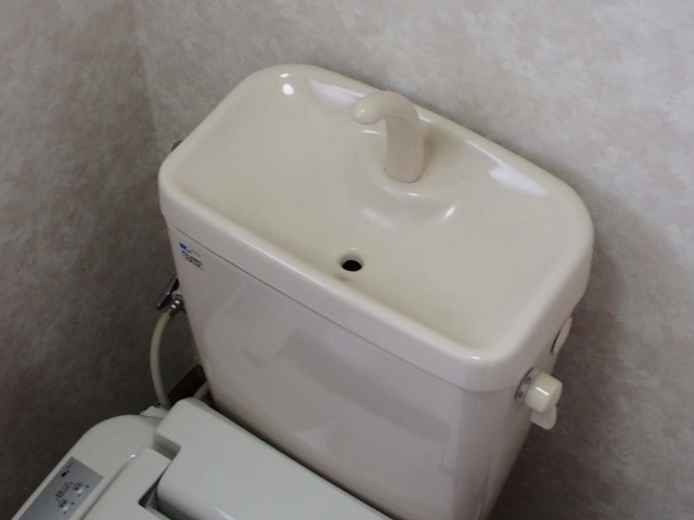 トイレの貯水タンク